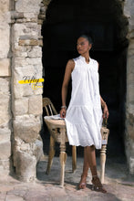 Charger l&#39;image dans la galerie, Robe blanche broderie anglaise sans manches
