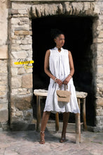 Charger l&#39;image dans la galerie, Robe blanche broderie anglaise sans manches
