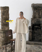 Charger l&#39;image dans la galerie, Ensemble pantalon tunique beige rayé, haut noué et pantalon large
