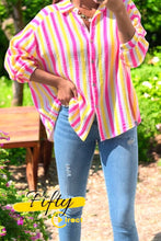 Charger l&#39;image dans la galerie, Chemise oversize en coton gaufré – Rayures estivales et coupe décontractée
