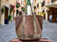 Charger l&#39;image dans la galerie, Sac cabas en cuir avec bandes pailletées
